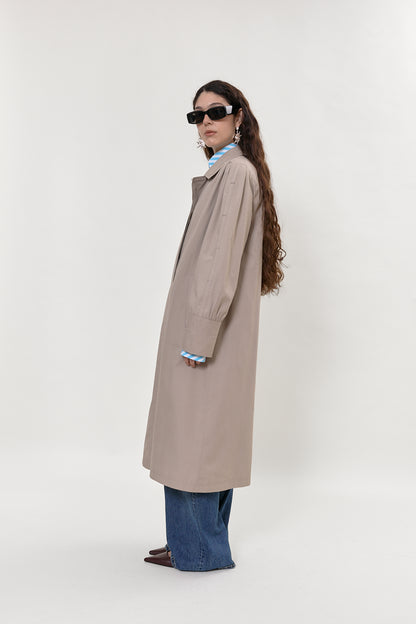 Classic trench with puffed sleeves