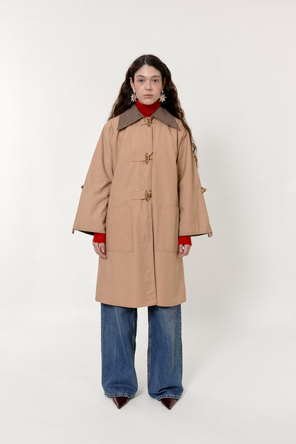 Big collar trench coat