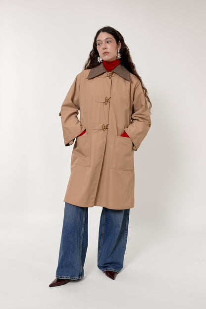 Big collar trench coat