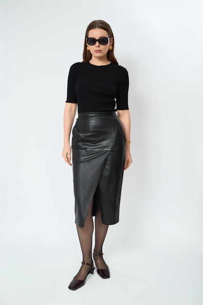 Fitted leather skirt