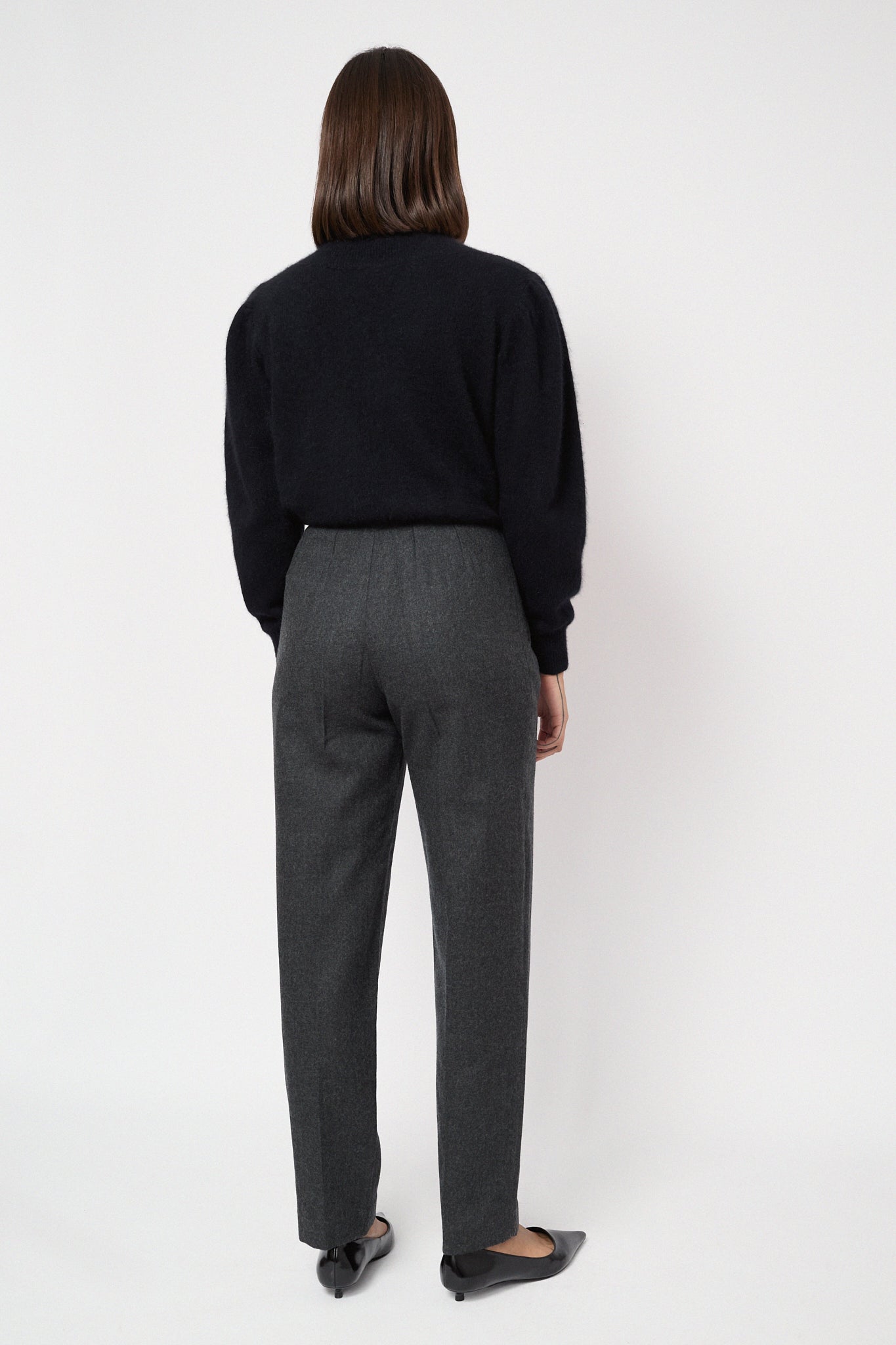 Fitted wool trousers