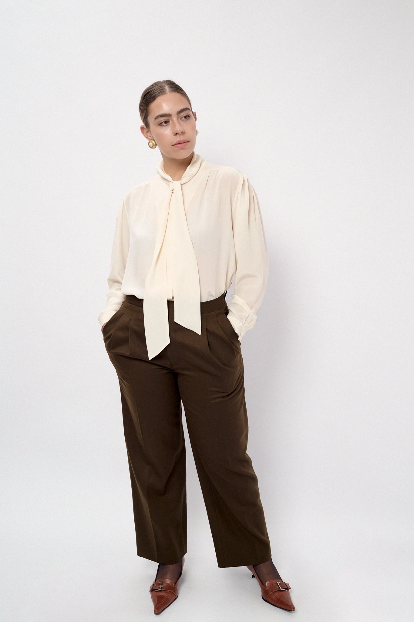 Khaki classic trousers