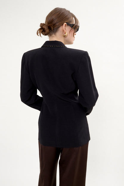 Wide shoulders fitted blazer