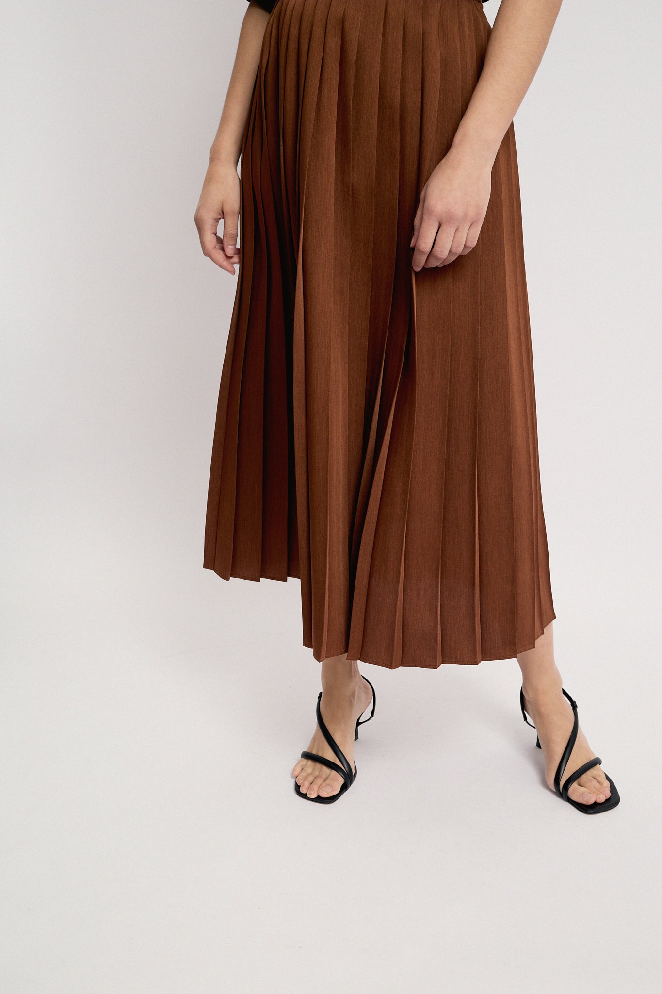 Bronze pleated skirt