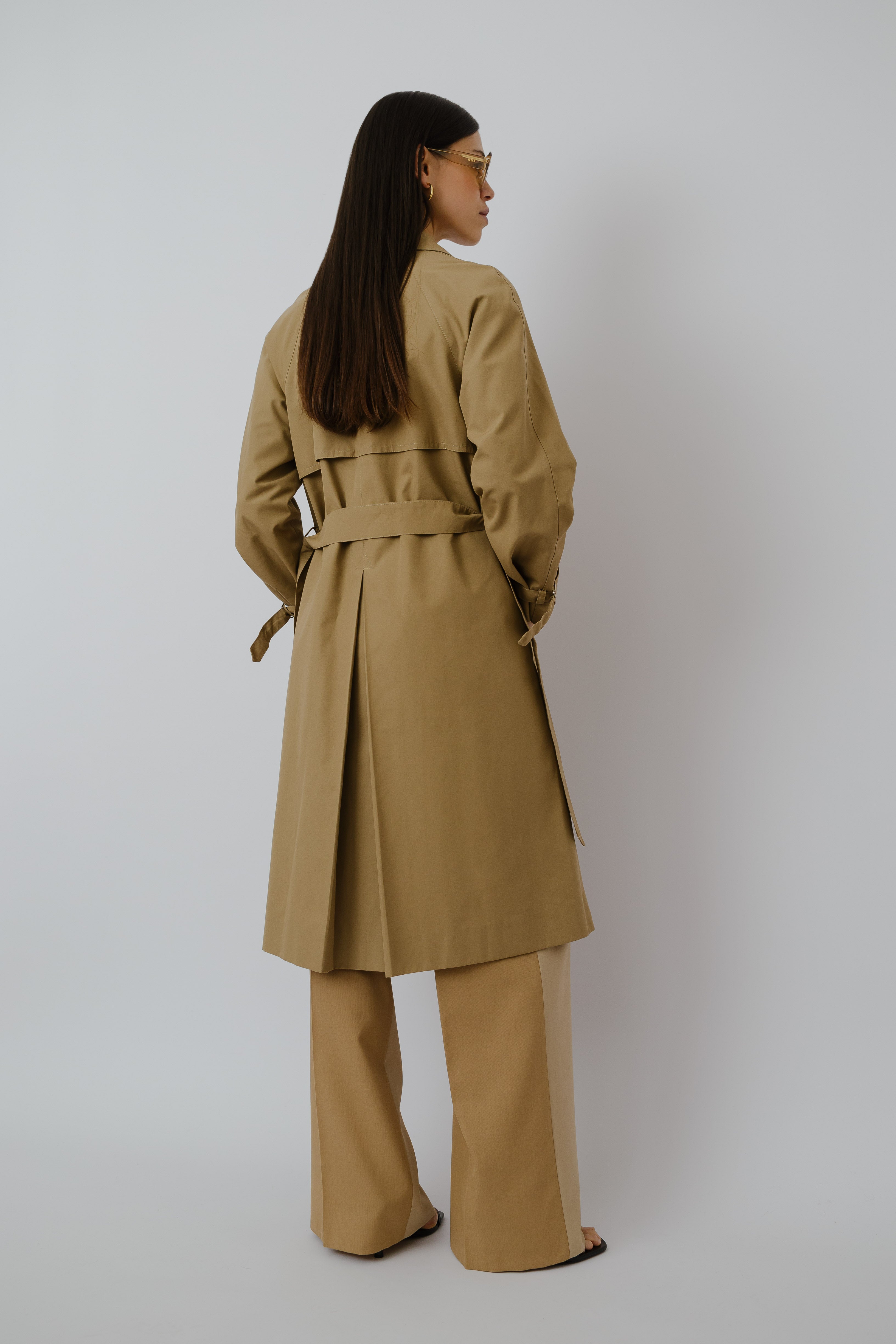 Fitted duster outlet coat